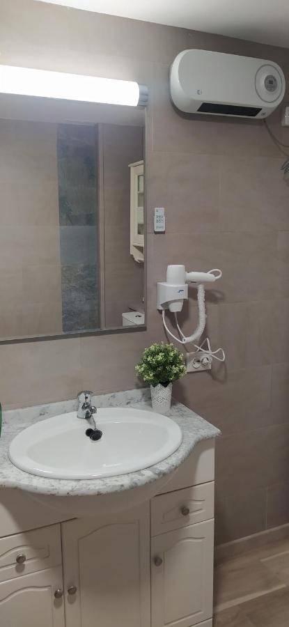 Piso Navas 2 Apartment Navas de San Antonio Ngoại thất bức ảnh